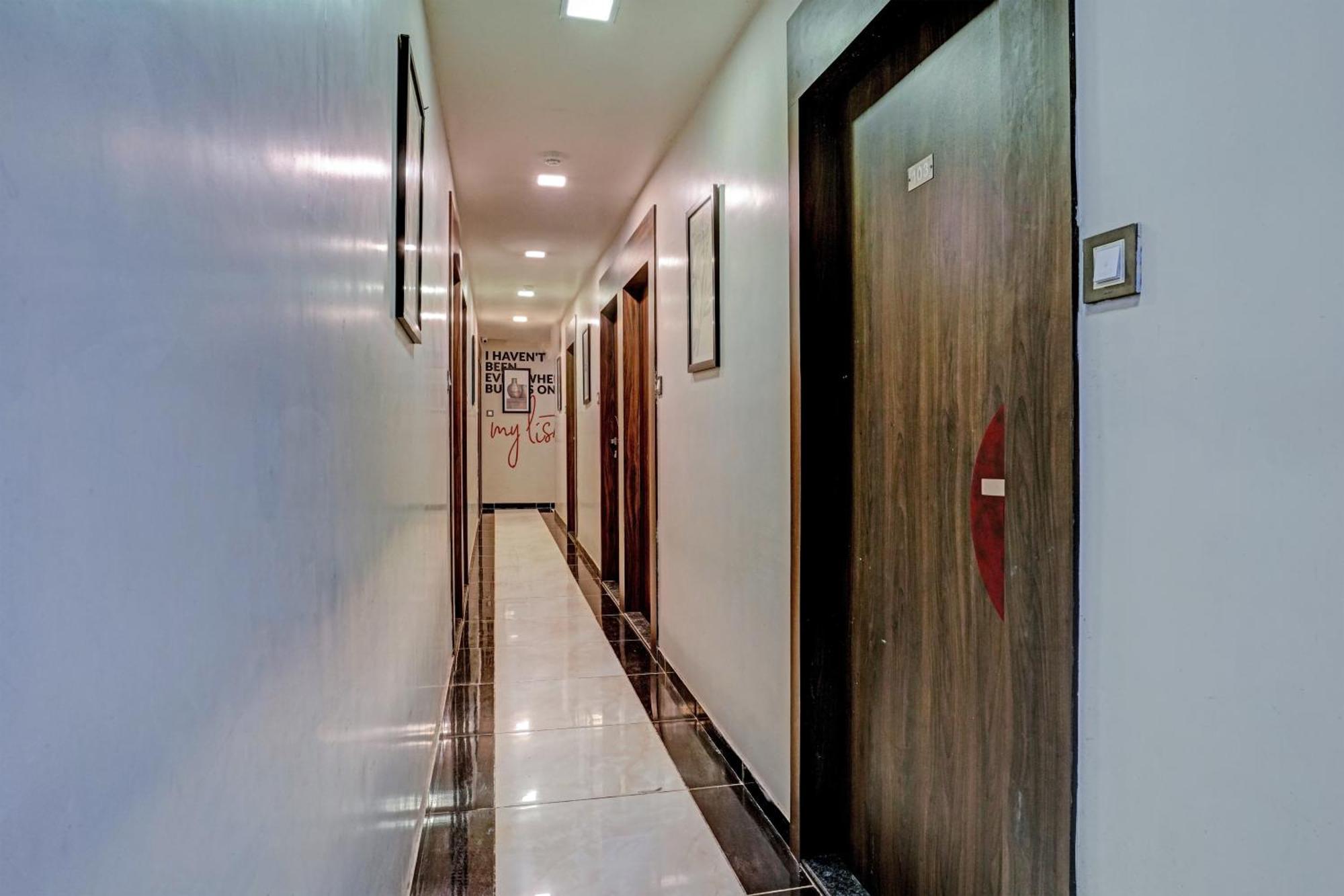 Hotel O Blue Inn Residence Near R City Mall Mumbai  Buitenkant foto