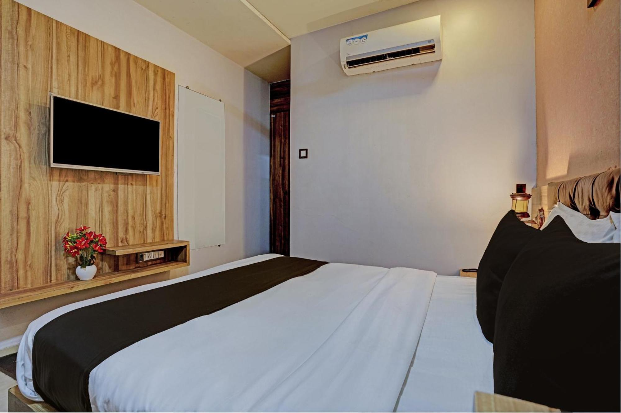 Hotel O Blue Inn Residence Near R City Mall Mumbai  Buitenkant foto