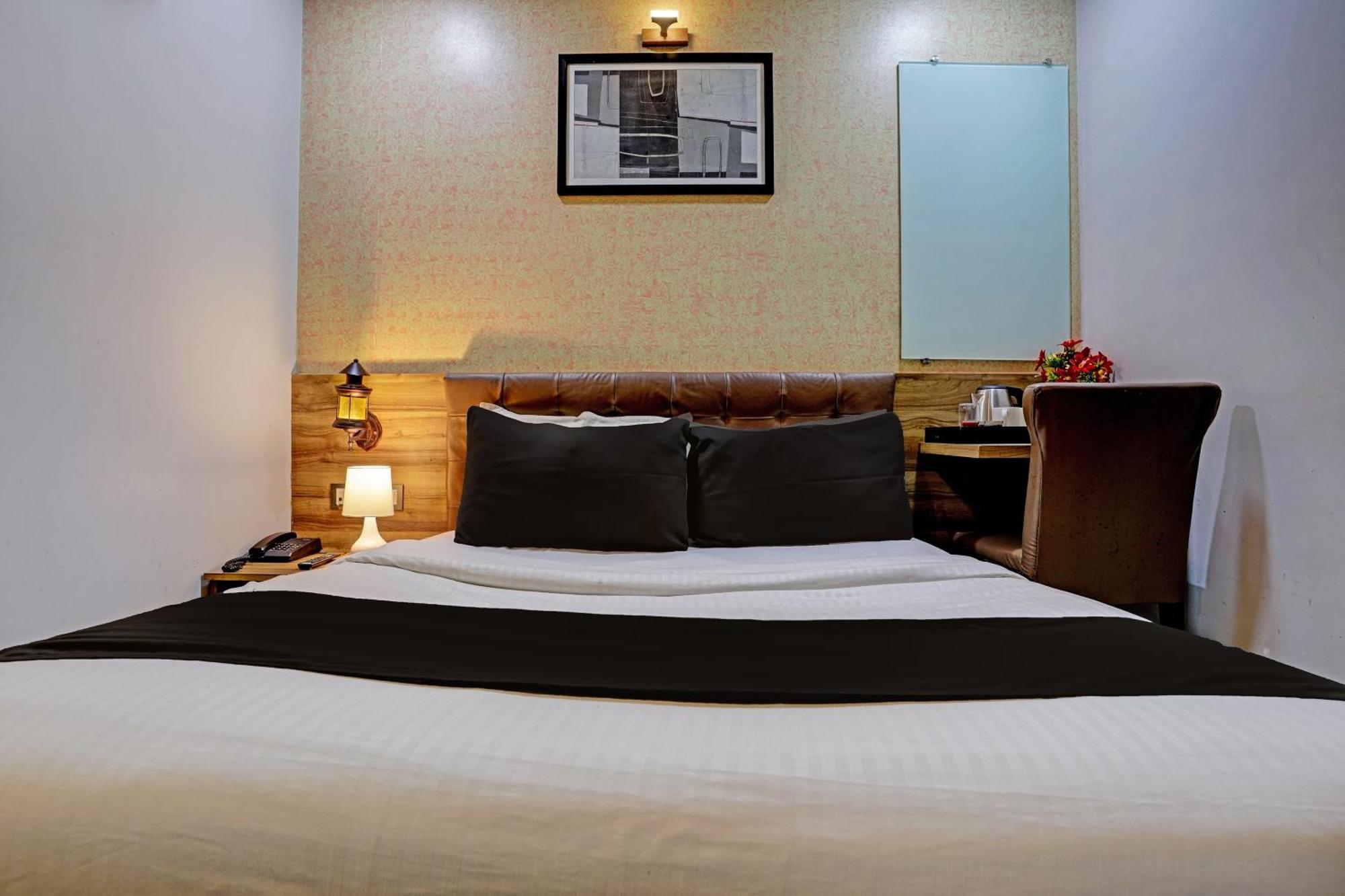 Hotel O Blue Inn Residence Near R City Mall Mumbai  Buitenkant foto