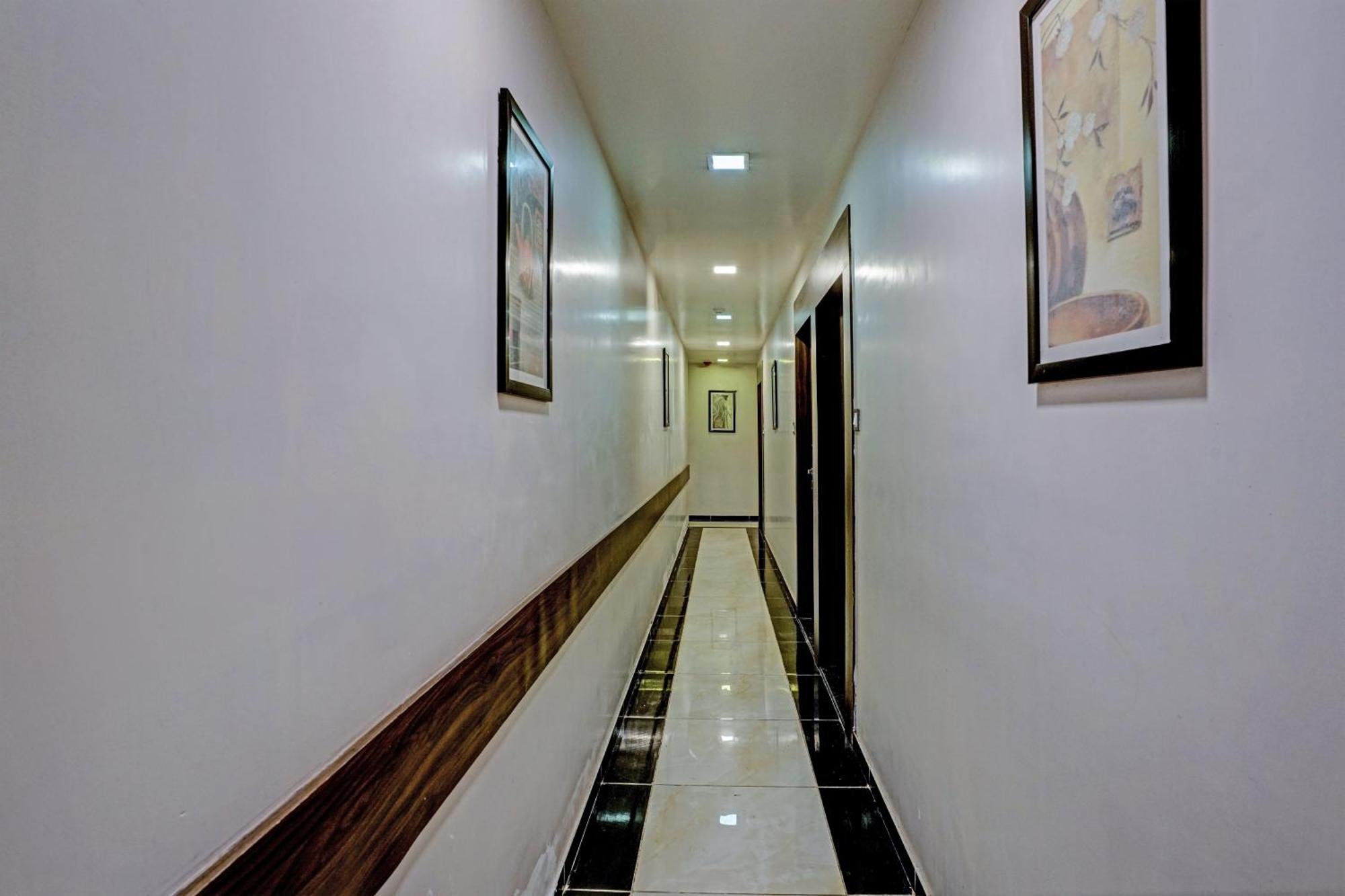 Hotel O Blue Inn Residence Near R City Mall Mumbai  Buitenkant foto
