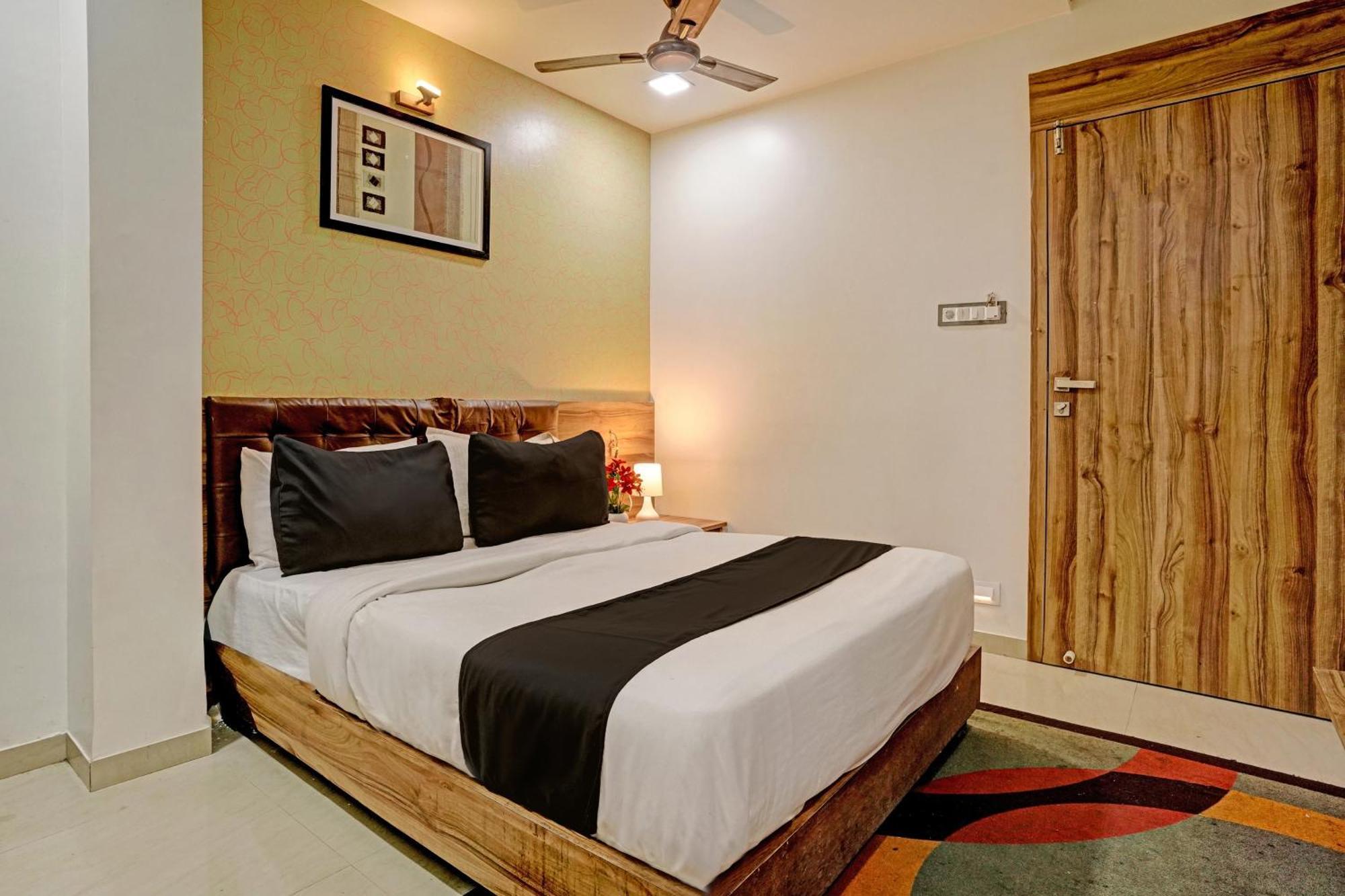 Hotel O Blue Inn Residence Near R City Mall Mumbai  Buitenkant foto