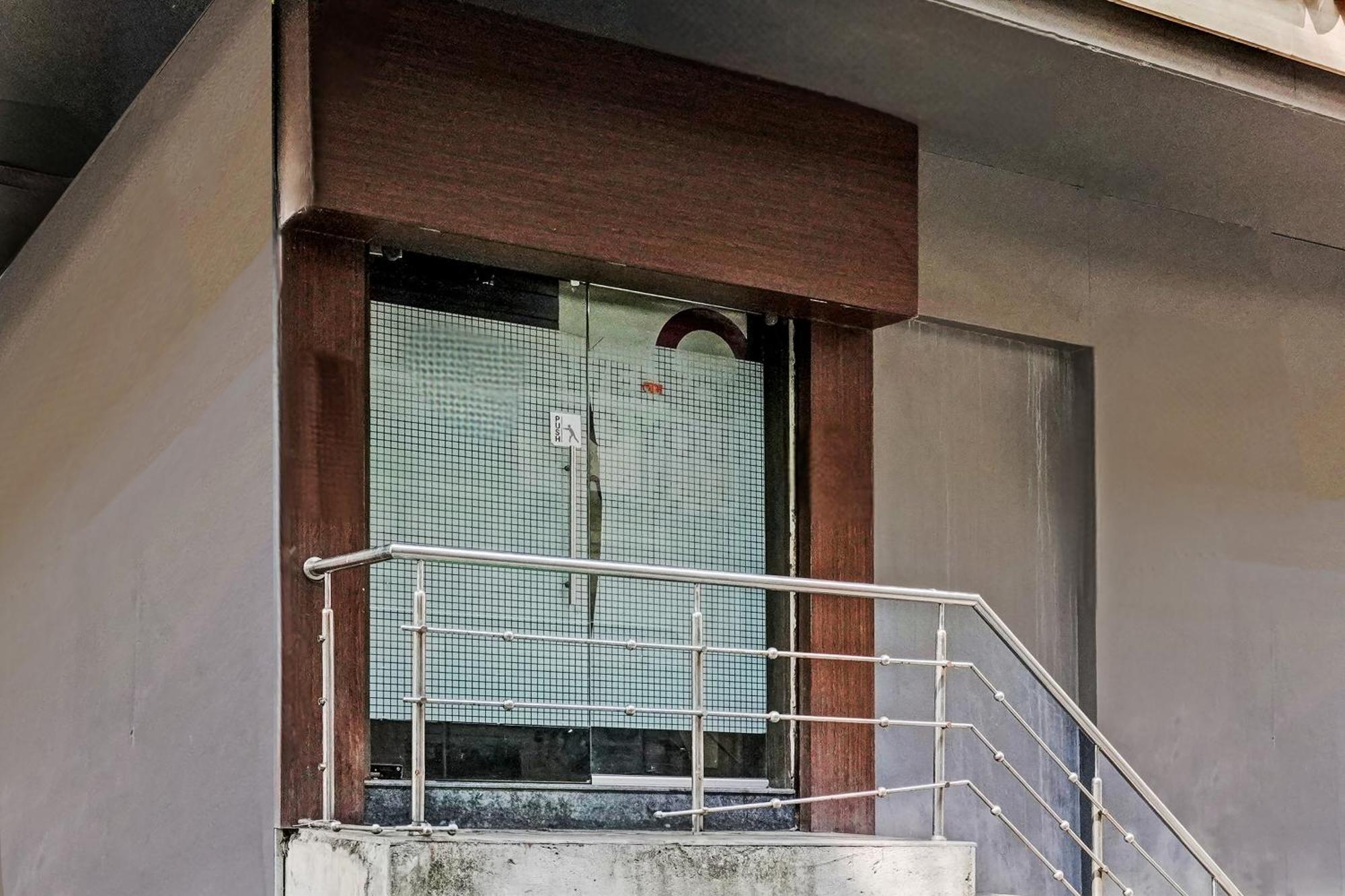 Hotel O Blue Inn Residence Near R City Mall Mumbai  Buitenkant foto