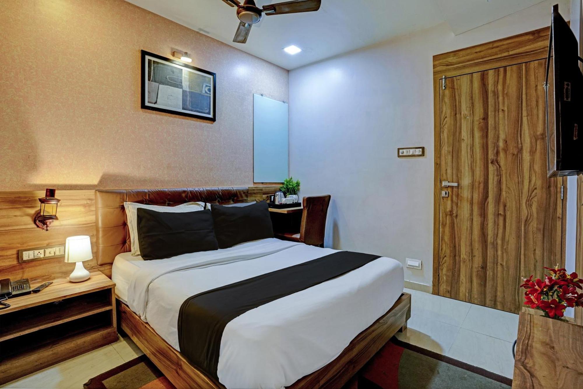 Hotel O Blue Inn Residence Near R City Mall Mumbai  Buitenkant foto
