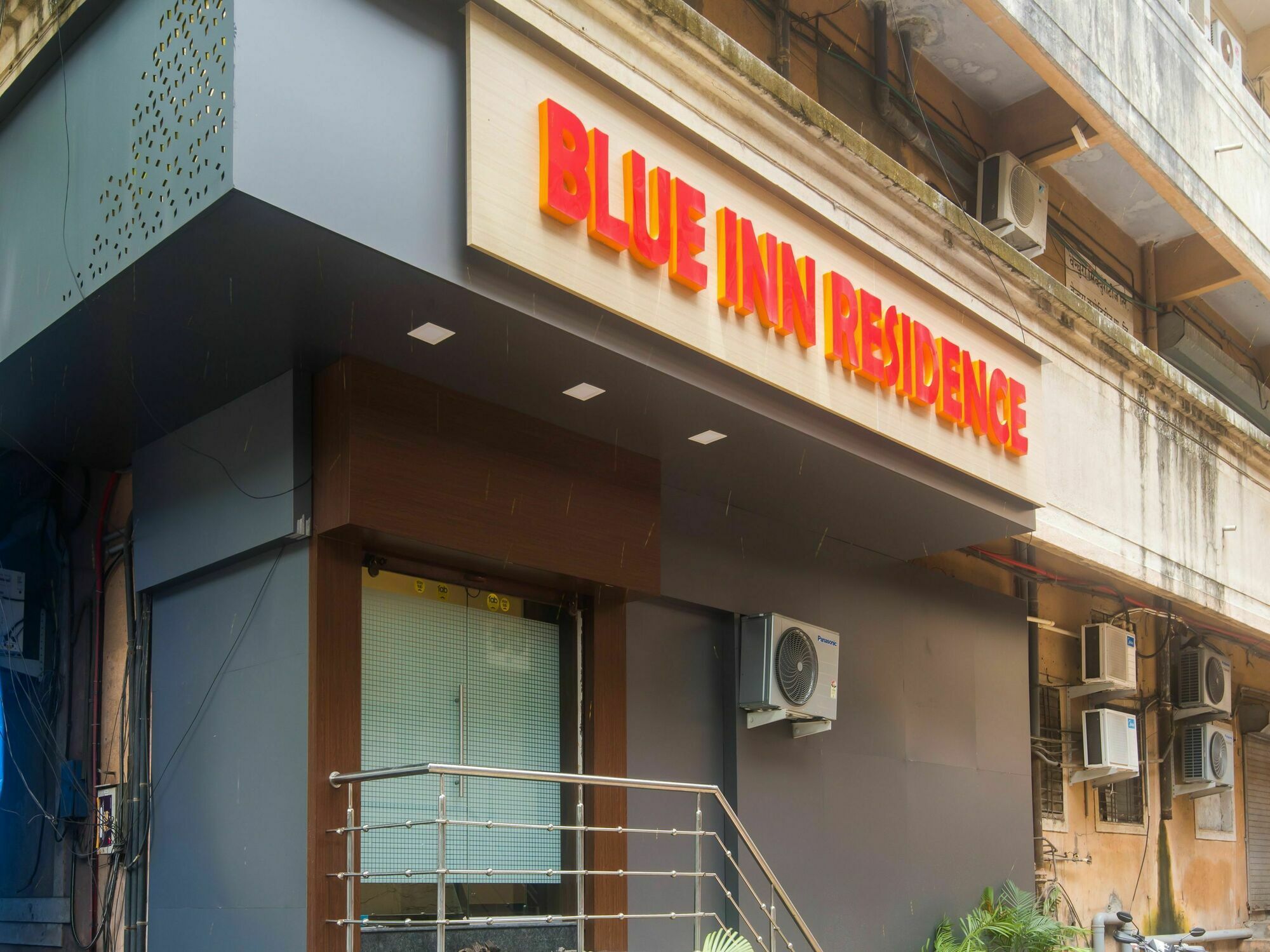 Hotel O Blue Inn Residence Near R City Mall Mumbai  Buitenkant foto